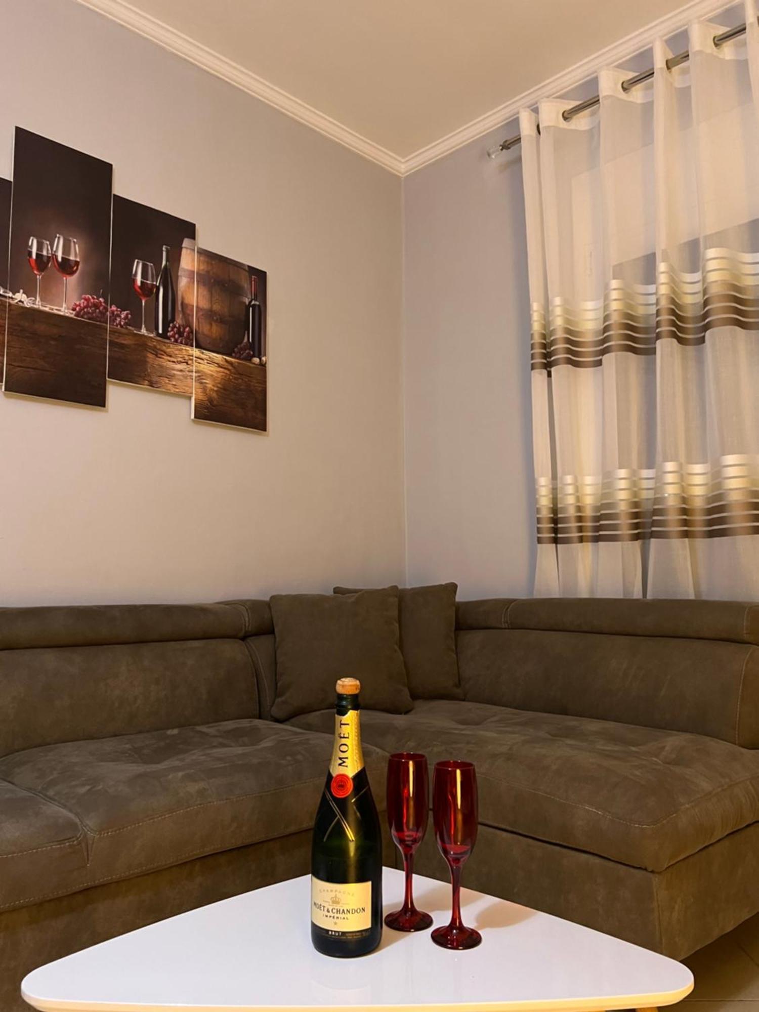 Sunset Apartments Lungomare Vlorë Buitenkant foto
